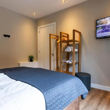 Veluwe Met Binnenzwembad & Wellness Xl | 24 Personen | Rolstoeltoegankelijk Villa Wekerom