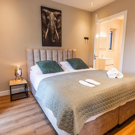 Veluwe Met Binnenzwembad & Wellness Xl | 24 Personen | Rolstoeltoegankelijk Wekerom