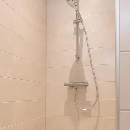 Veluwe Met Binnenzwembad & Wellness Xl | 24 Personen | Rolstoeltoegankelijk Villa Wekerom