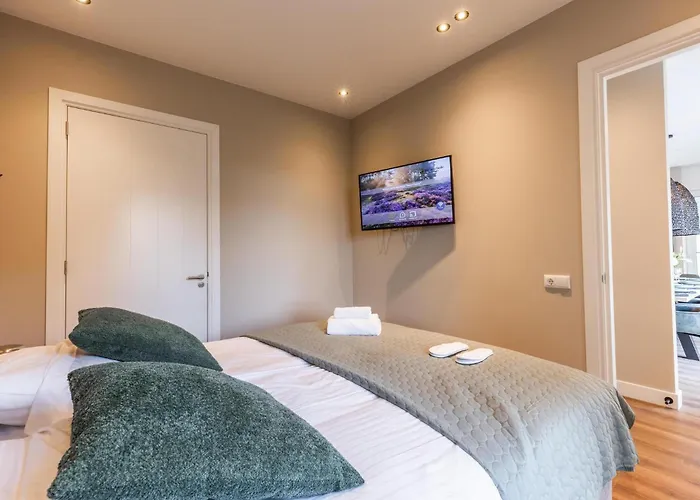 Veluwe Met Binnenzwembad & Wellness Xl | 24 Personen | Rolstoelvriendelijk Wekerom